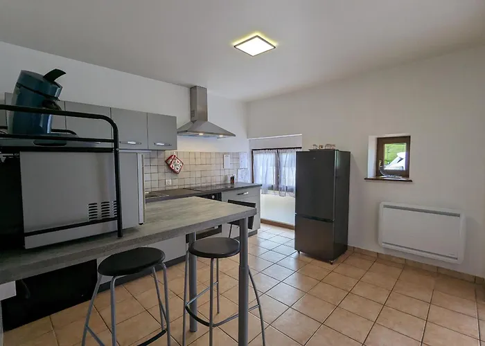 Renove Avec Parking A Proximite De Saint-die-des-vosges - Fr-1-589-675 아파트