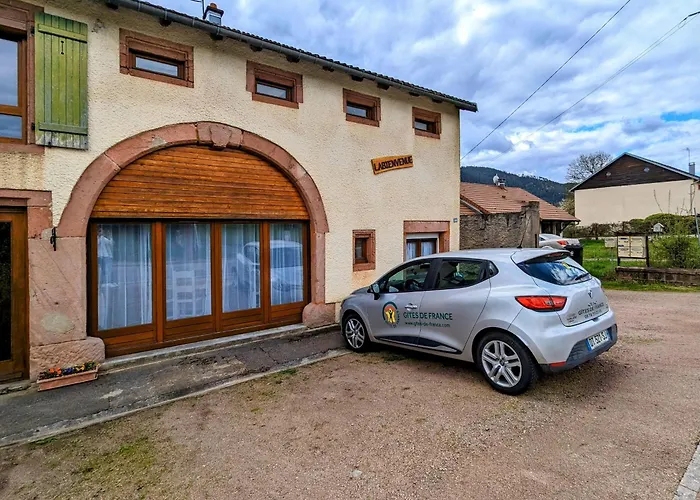 Renove Avec Parking A Proximite De Saint-die-des-vosges - Fr-1-589-675 * Saint-Michel-sur-Meurthe